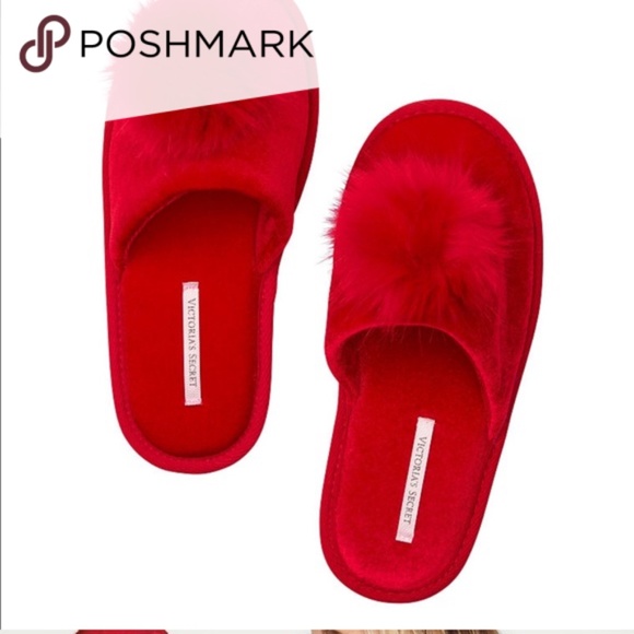 NWT Victoria’s Secret Pom Pom Slippers - Picture 1 of 3
